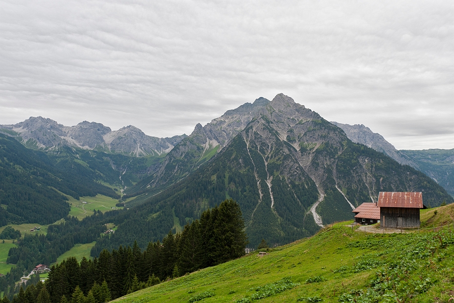 DSC_5773.jpg - Auf dem Panoramaweg irgendwo bei der Sonn-Alpe