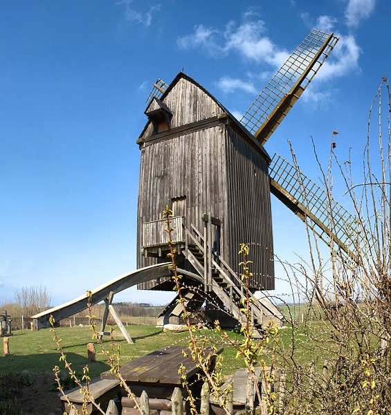 DSC_3536_37.jpg - Auch hier hat sich Panoramastudio bewährt: zusammengesetzt aus zwei Aufnahmen (oben und unten)